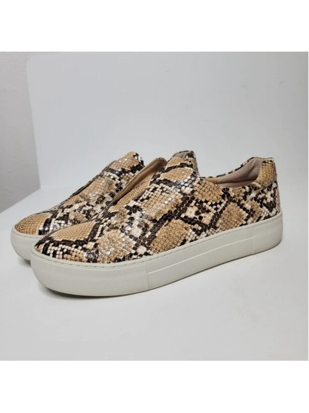 J/Slides Snake Embossed Platform Sneakers Size 8.5